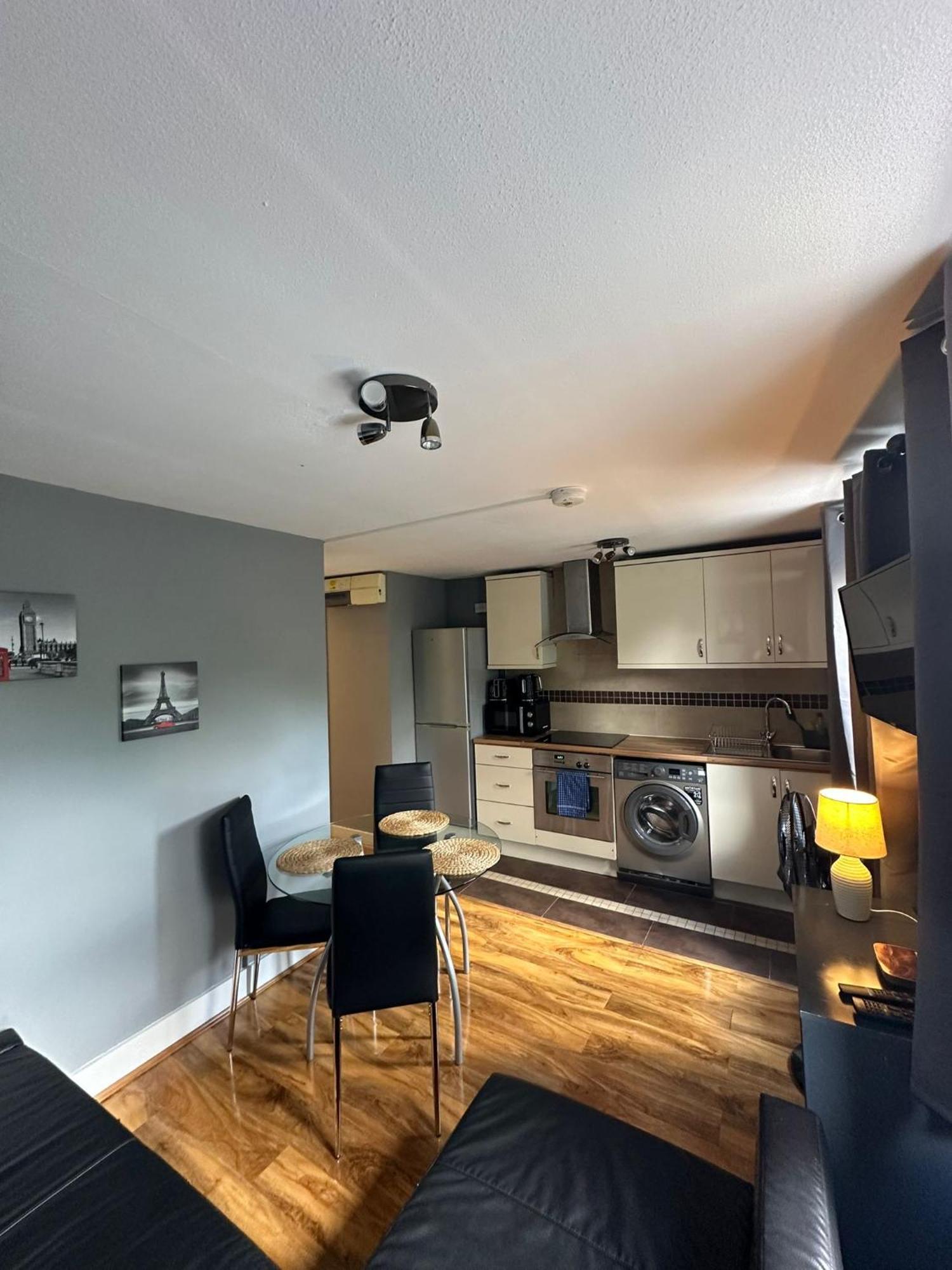 Lovely 2 Bedrooms Apartment London Exteriör bild